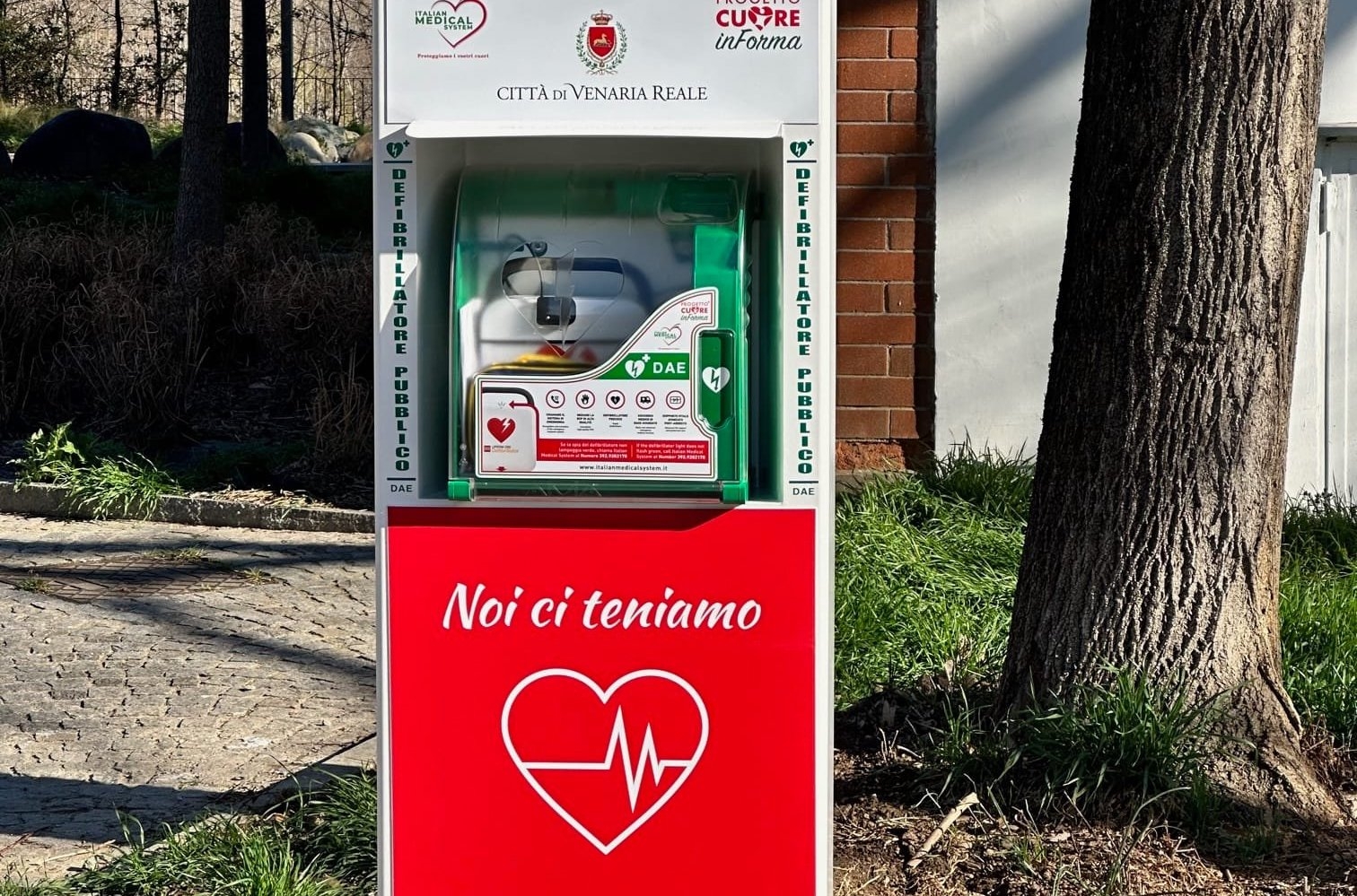 Defibrillatore - Palestra Scuola Giuseppe Di Vittorio