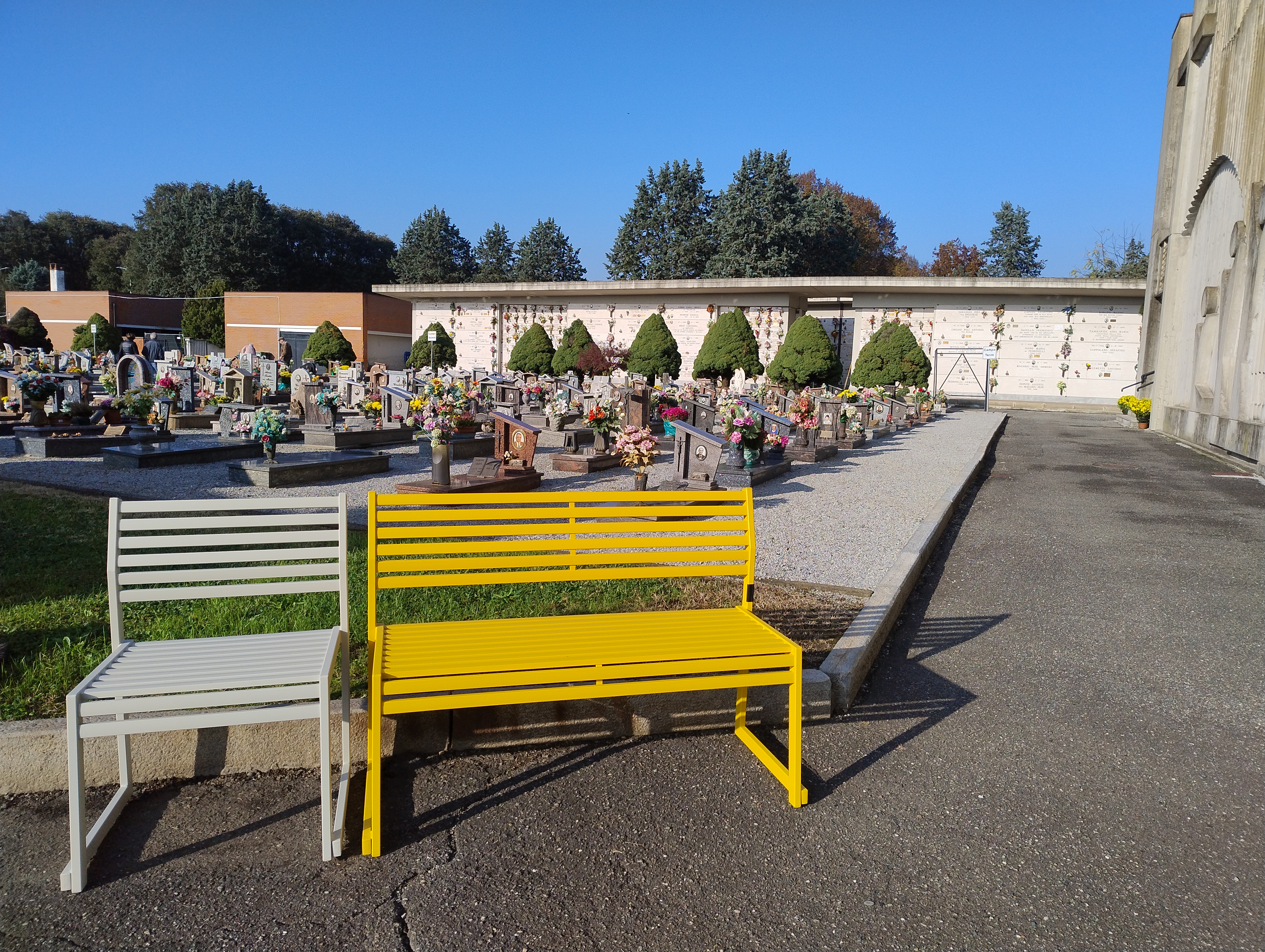 Nuove panchine nei cimiteri di Venaria Reale: Un progetto innovativo di accessibilità