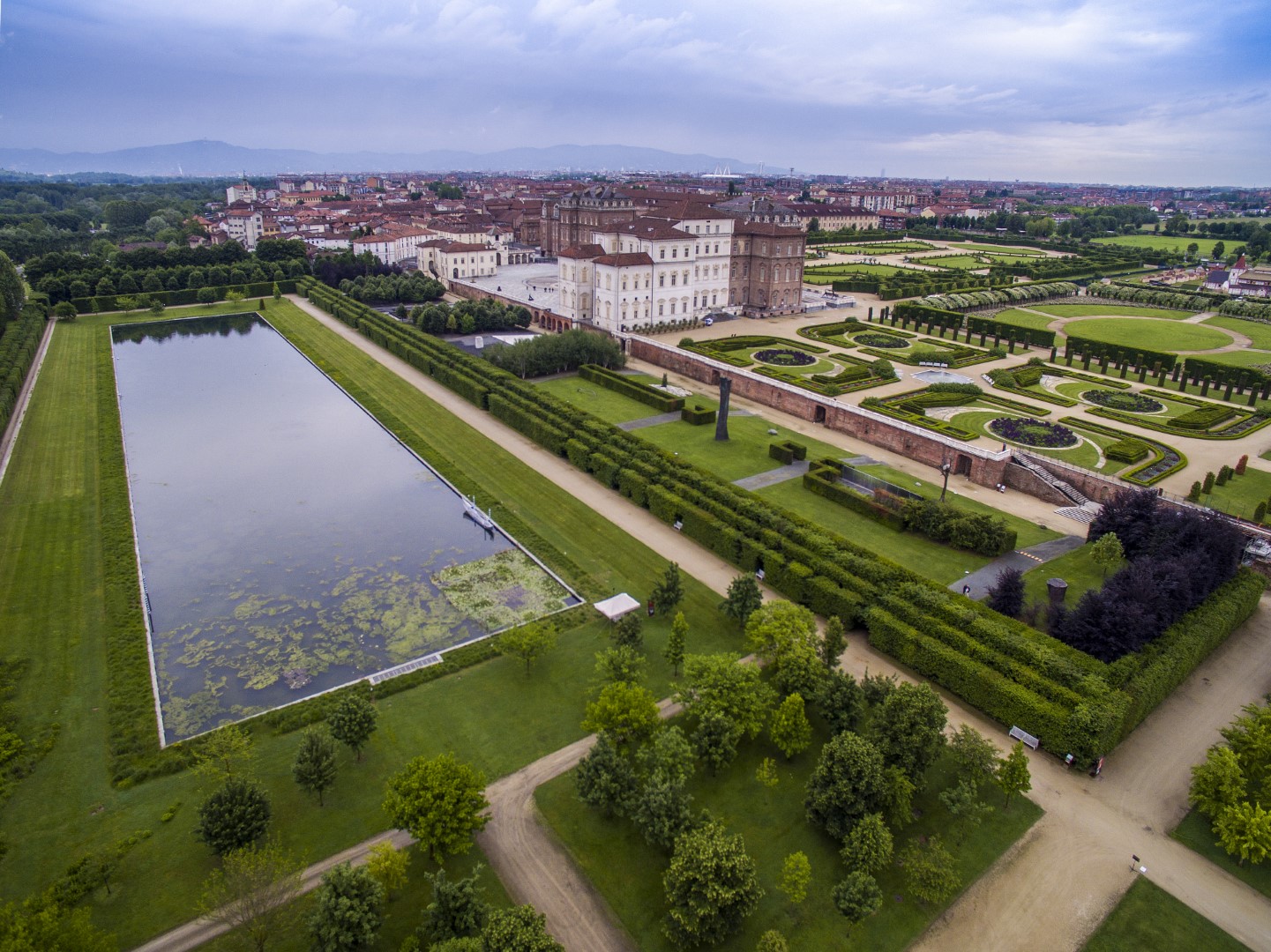 La Reggia e la Città ti fanno gli auguri. La Residenza Reale e la bellezza dei Giardini diventano ancora più accessibili ai residenti