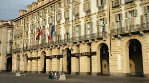 Avviso pubblico - "In Piemonte, per le scuole medie (seconda e terza) e superiori, continua la Dad" 